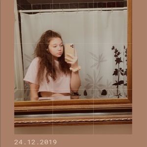 Meet your Posher, Julia